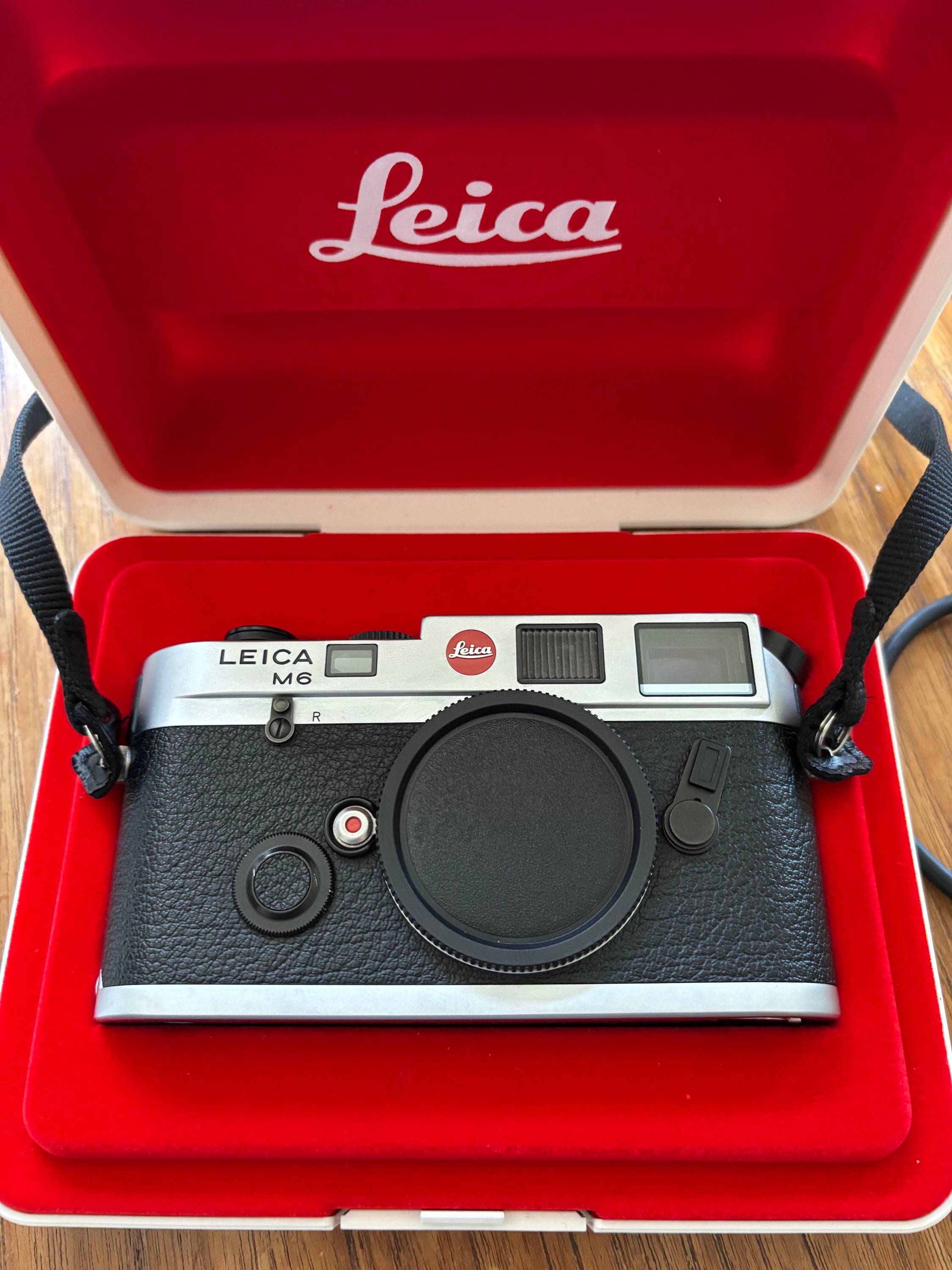 Vends Leica M6 édition spéciale Panda + Summicron f : 2 / 50 mm