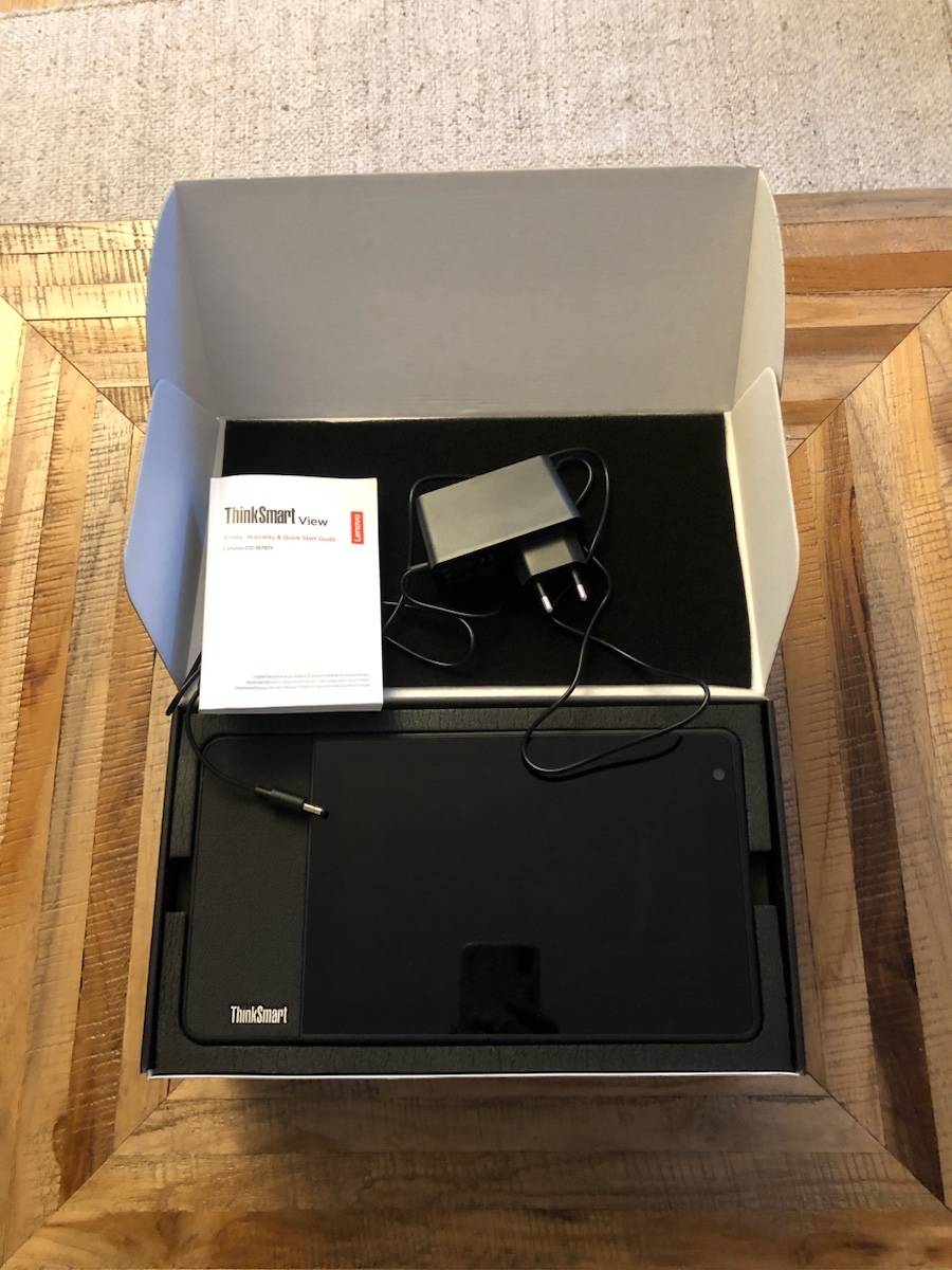 Lenovo thinkSmart view Teams display