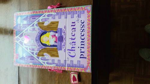 Livre Pop Up livre Le Chateau de la princesse Susan Anne Reeves ed 4 Fleuves