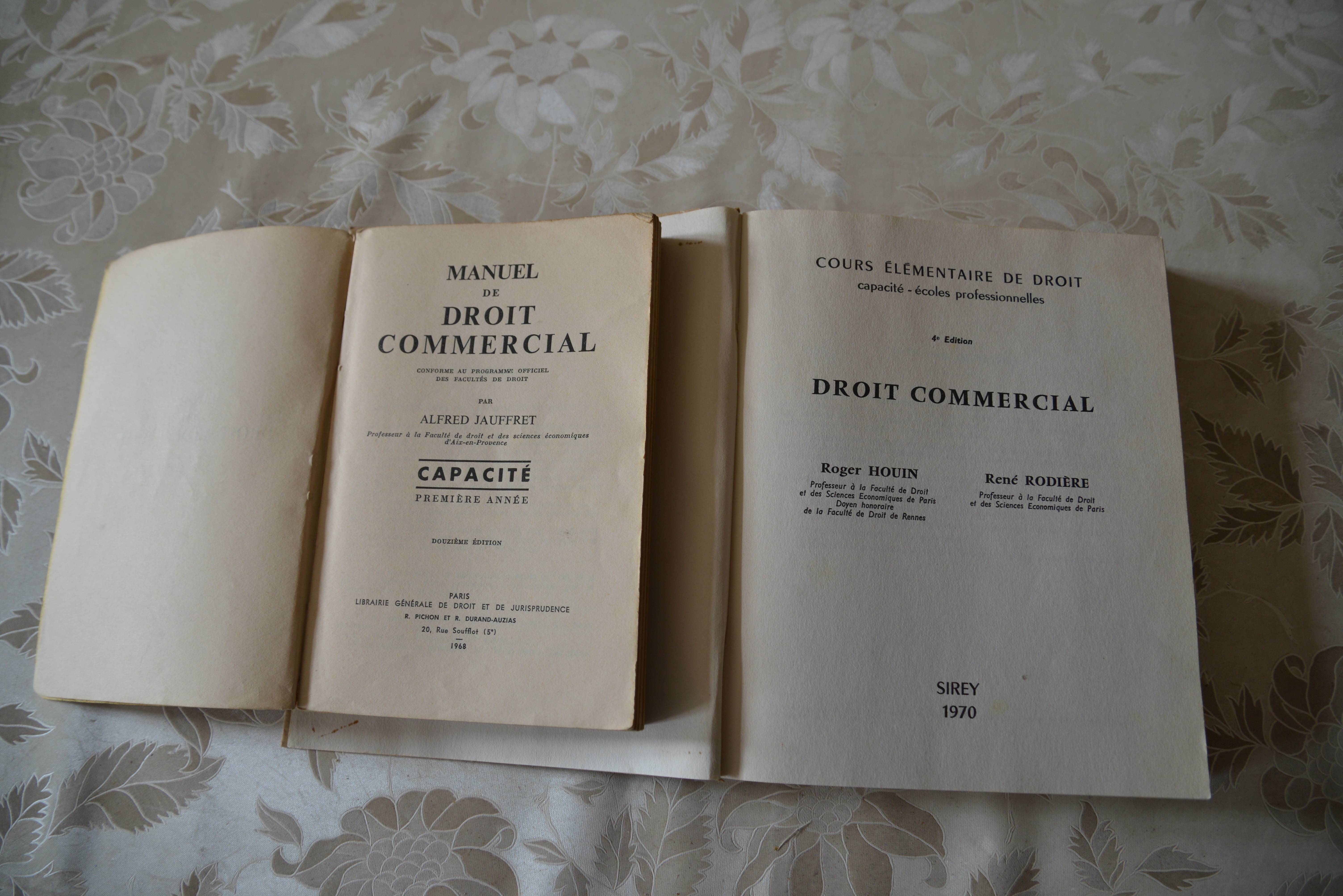 Lot de deux livres anciens de droit