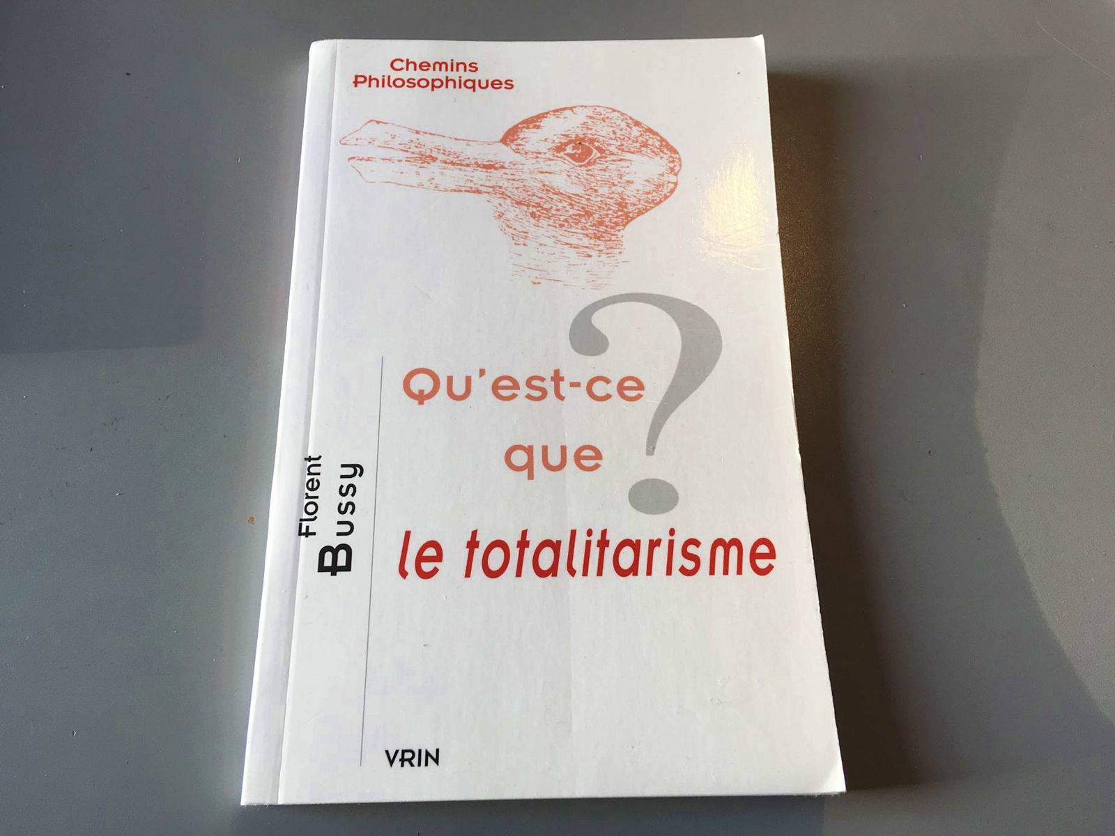 Vends livre de philosophie "Qu’est ce que le totalitarisme ?"