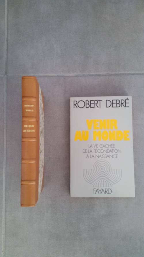Deux livres dédicacés par le Professeur Robert Debré