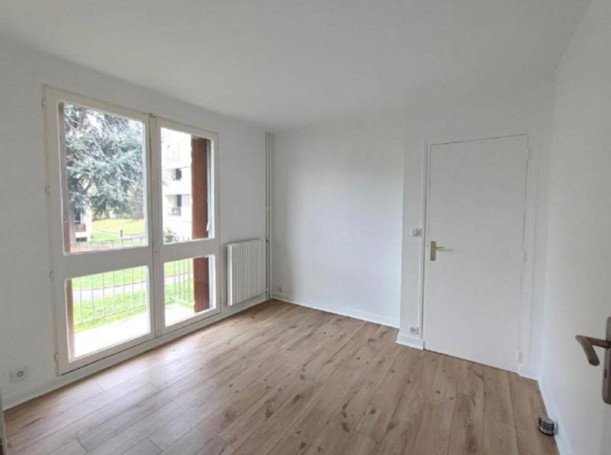 Loue local professionel Bailly - 86m²