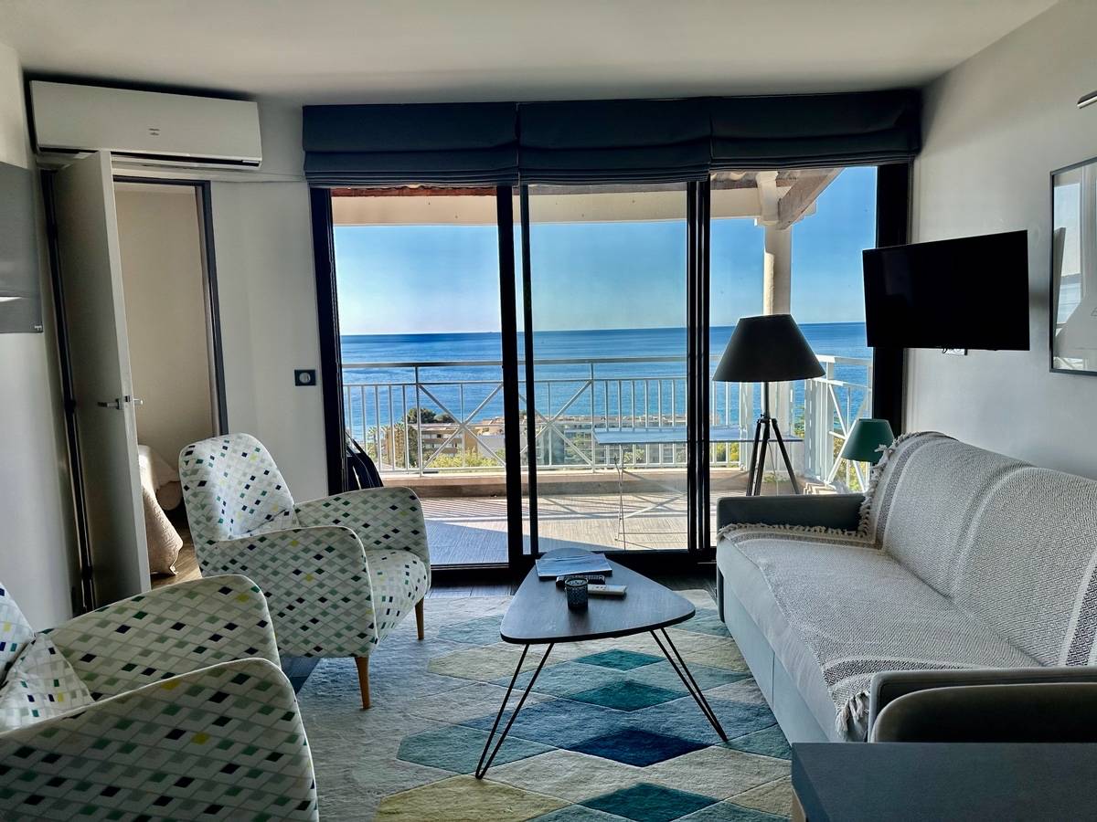Loue appartement à Cannes (06) - 1 chambre, 4 couchages - Piscine et pleine vue mer