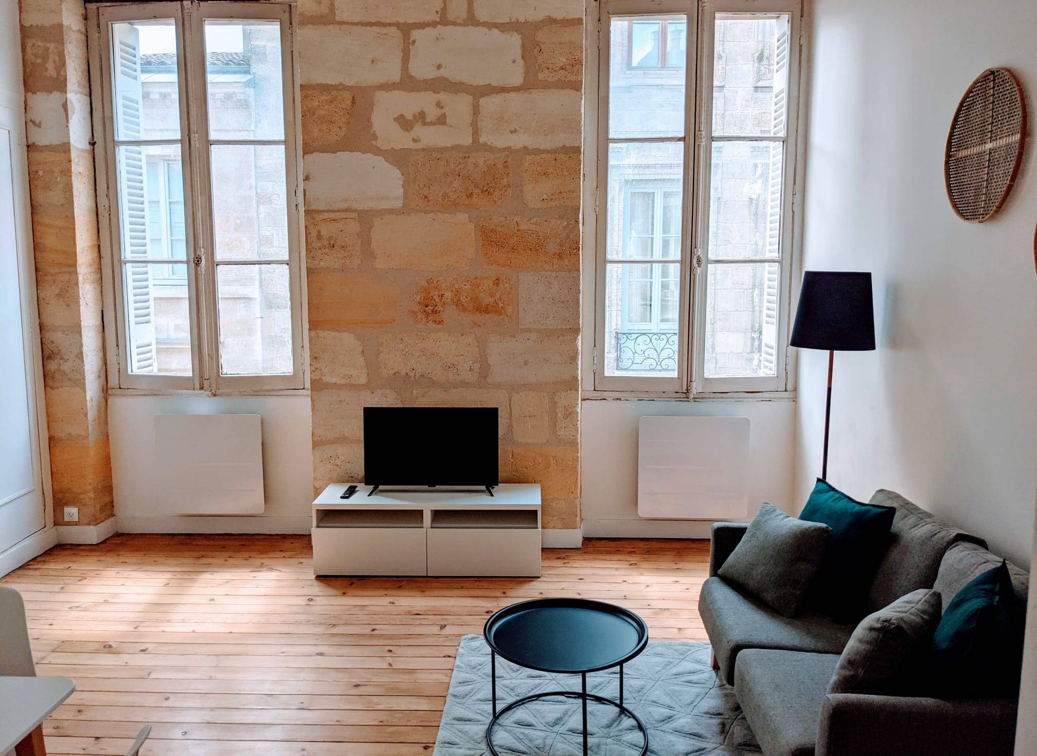 Loue T1 bis meublé Bordeaux centre - 24m²