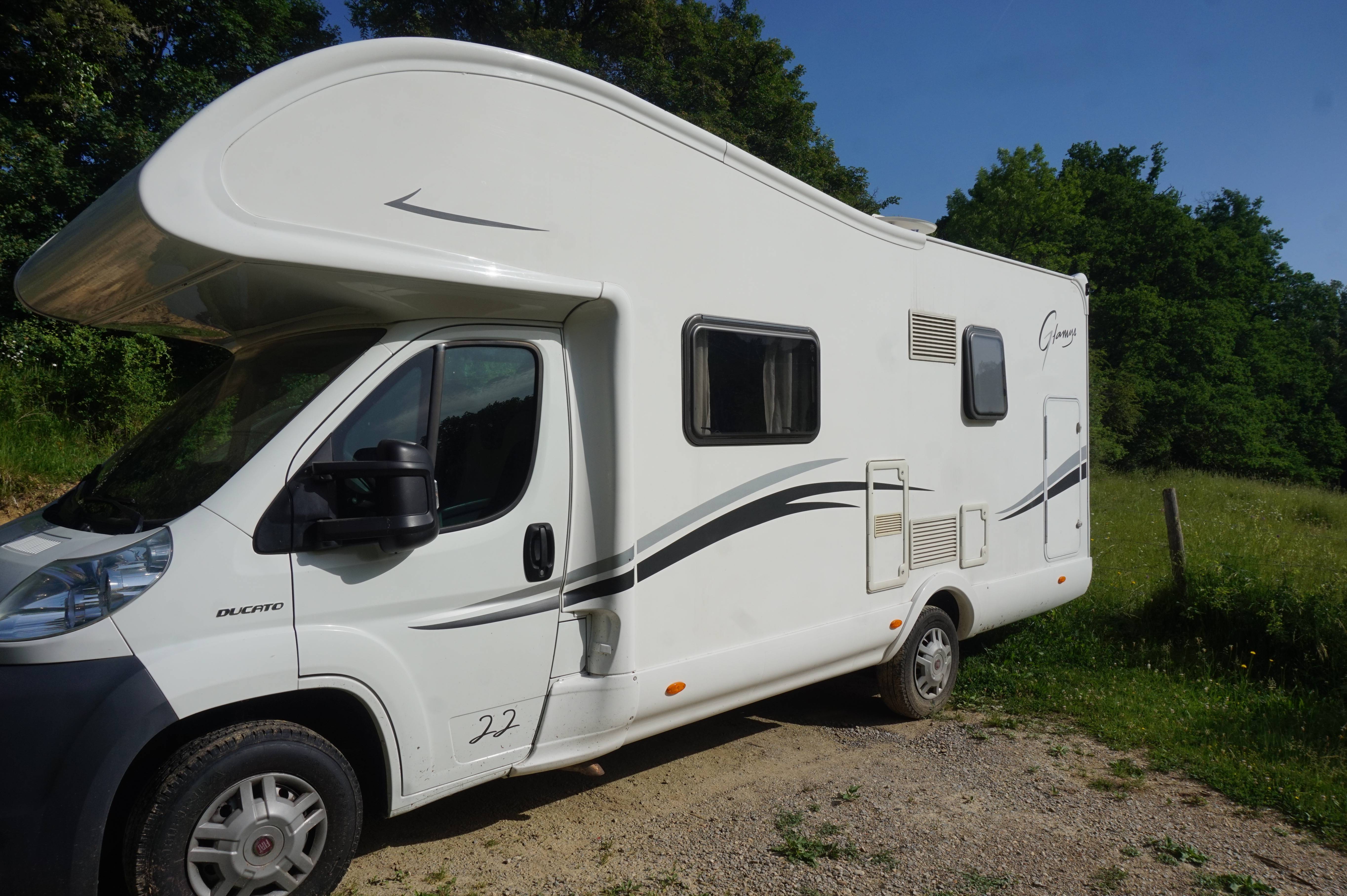Loue campingcar 7 places sur Gens de Confiance Loue campingcar 7 places sur Gens de Confiance