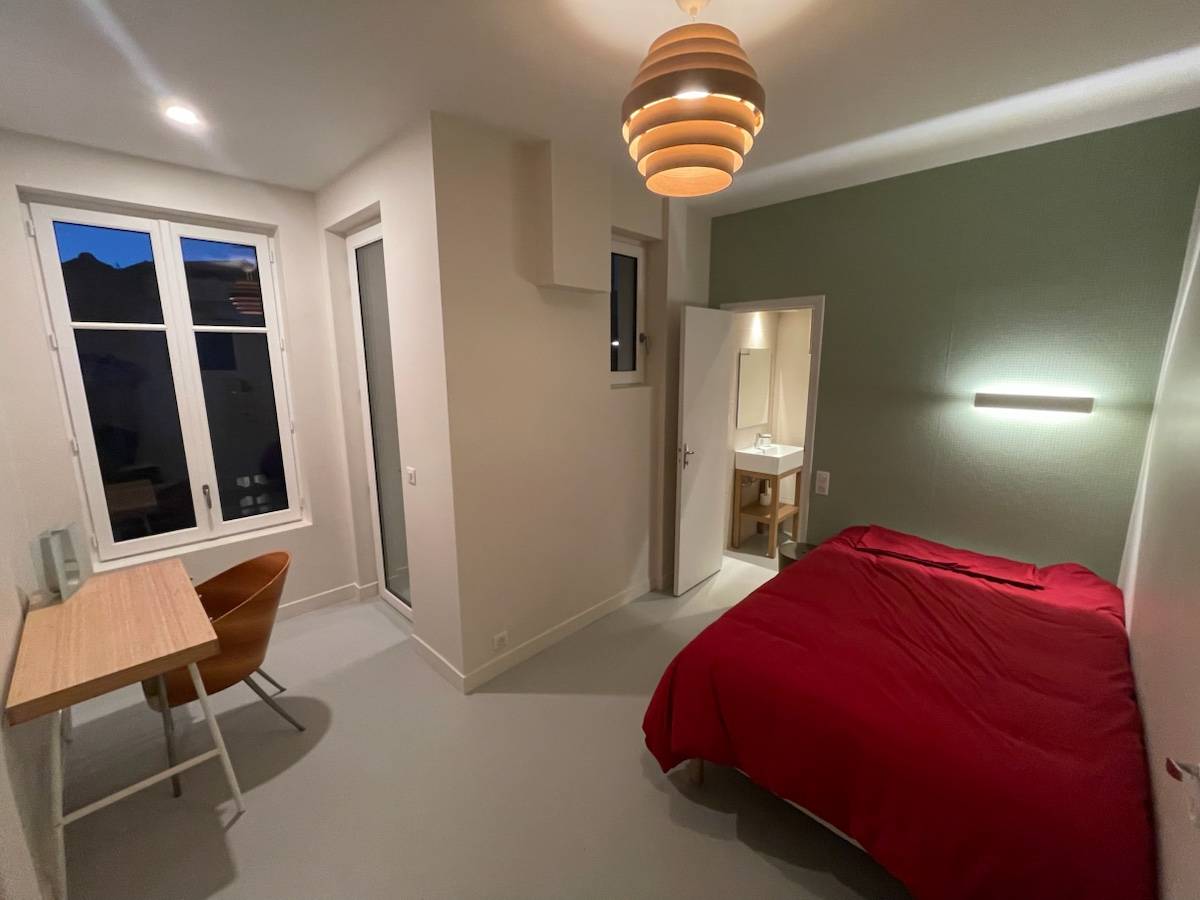 Loue chambre 13,6m² coliving villa Art Déco 300m² (RER 6 mn Paris)