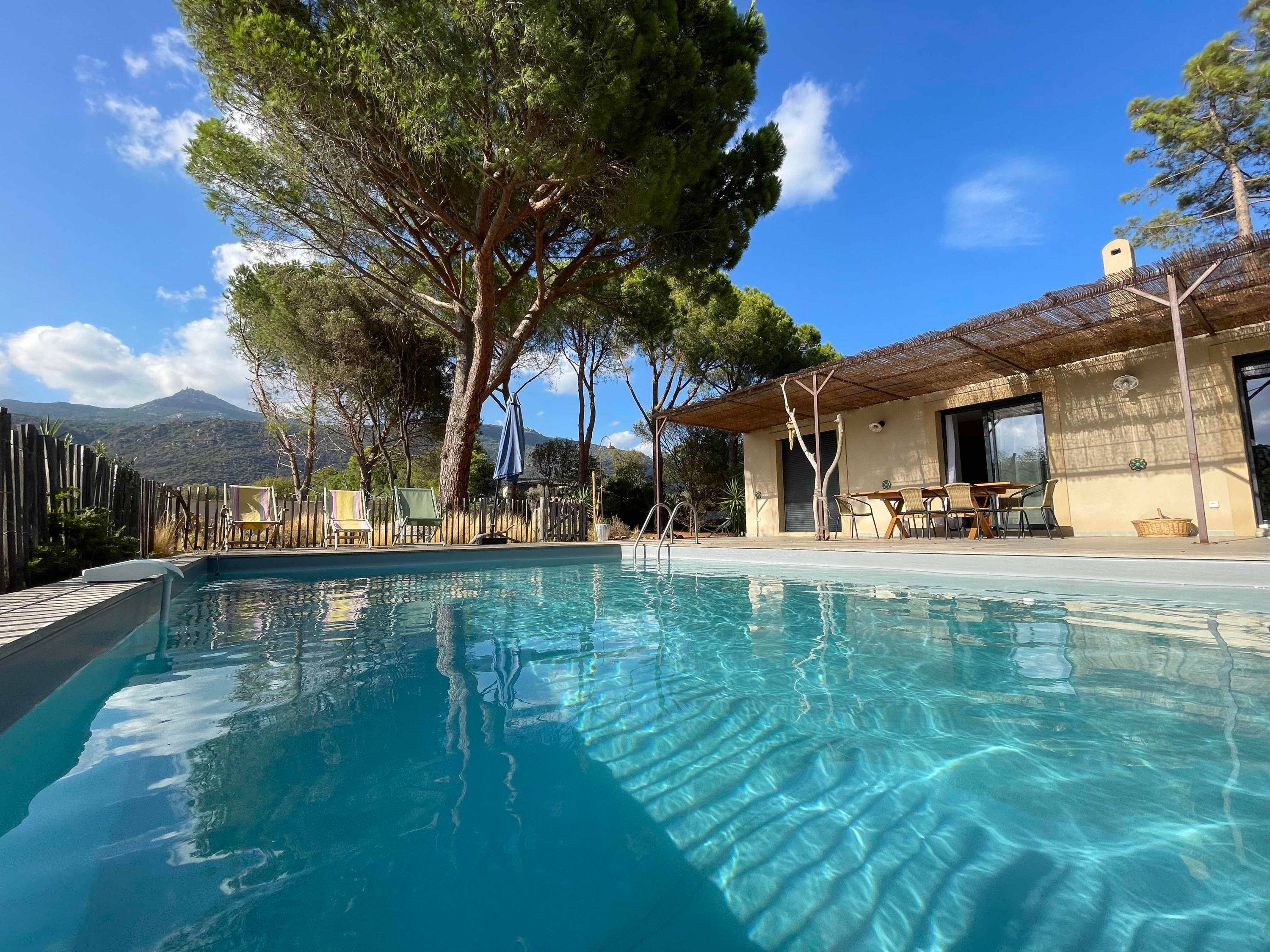 Loue maison de famille avec piscine - 3 chambres, 6 couchages - Figari (20)