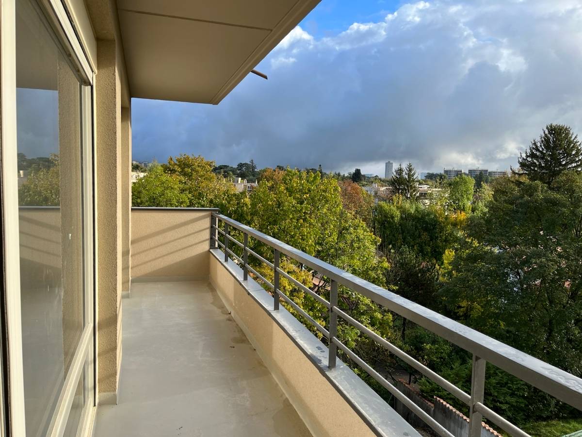 Loue 1 chambre sur 3 en Colocation dans T4 de 70m² dans Écrin de Verdure à 5 min du centre et écoles - Écully