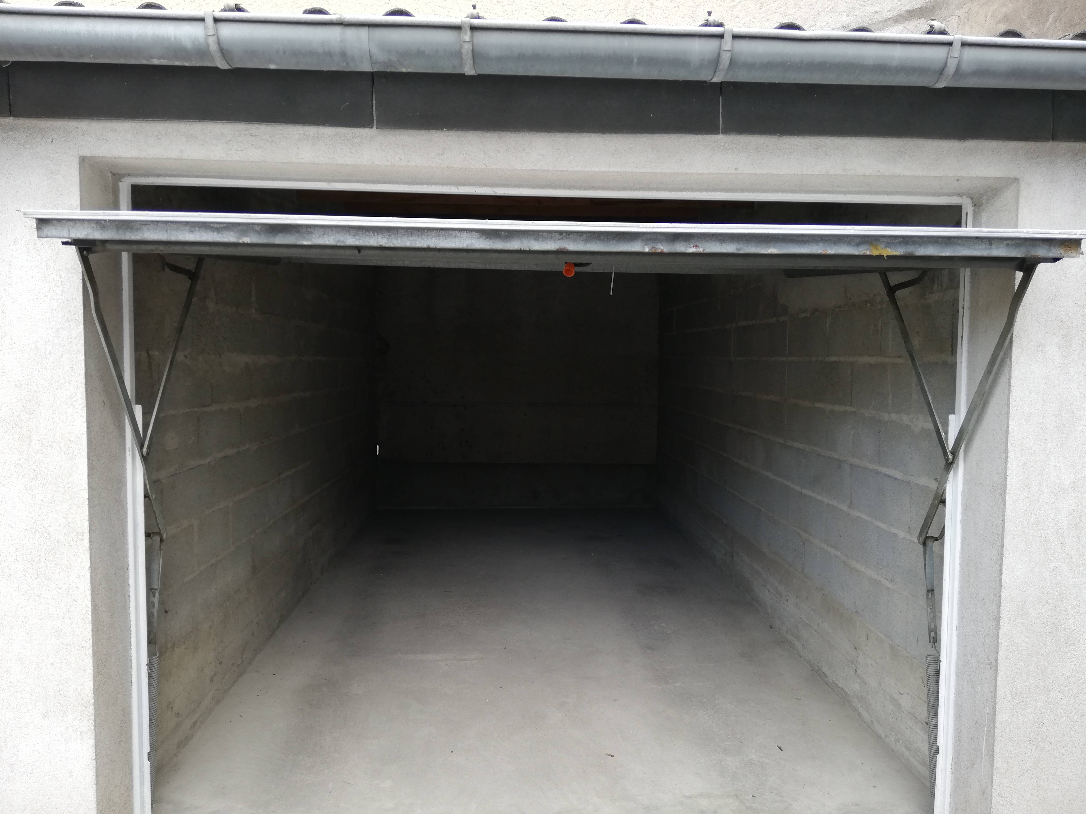 Loue garage - 15m², Tours (37)