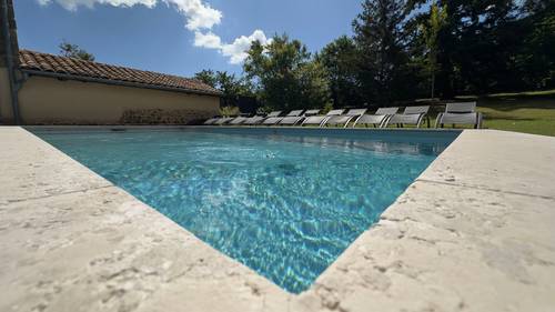 Location Gîte de 15 couchages avec piscine et grand jardin - Vaux-en-Beaujolais (69)