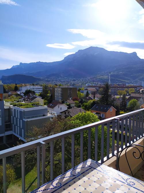 Loue 2 P, lumineux et spacieux, au sein d’une résidence sécurisée et arborée, Grenoble (38)