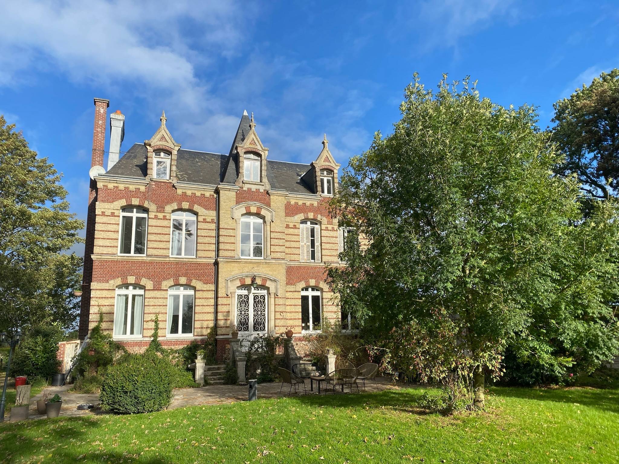 Loue Grande Maison familiale - proche Etretat (76) - 2 nuits minimun - 14 couchages - Jardin et billard