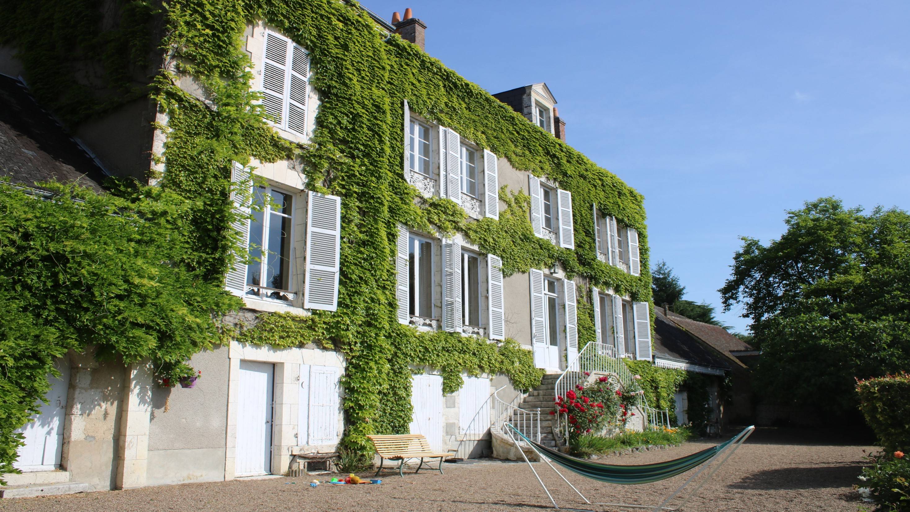 Loue grande maison de famille en bord de Loire - 8 chambres, 16 couchages. Piscine