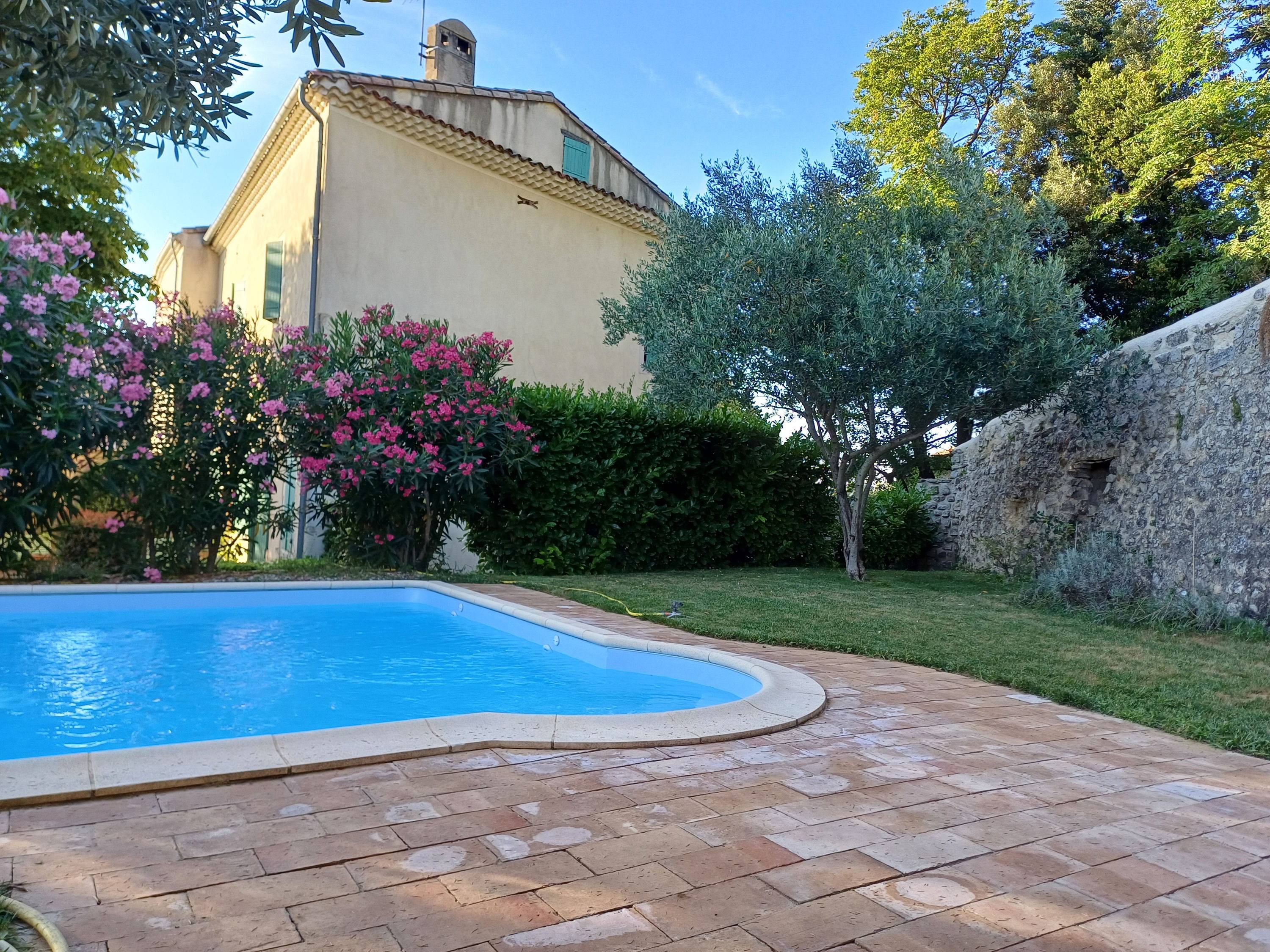 Loue maison en Drôme provençale avec piscine - 12 couchages