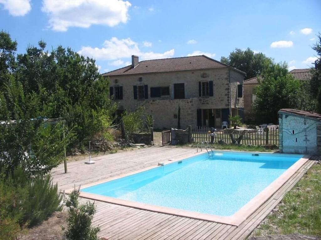 Loue maison de famille rénovée contemporain dans le Lot - 4 chambres, 10 couchages, Floressas (46)