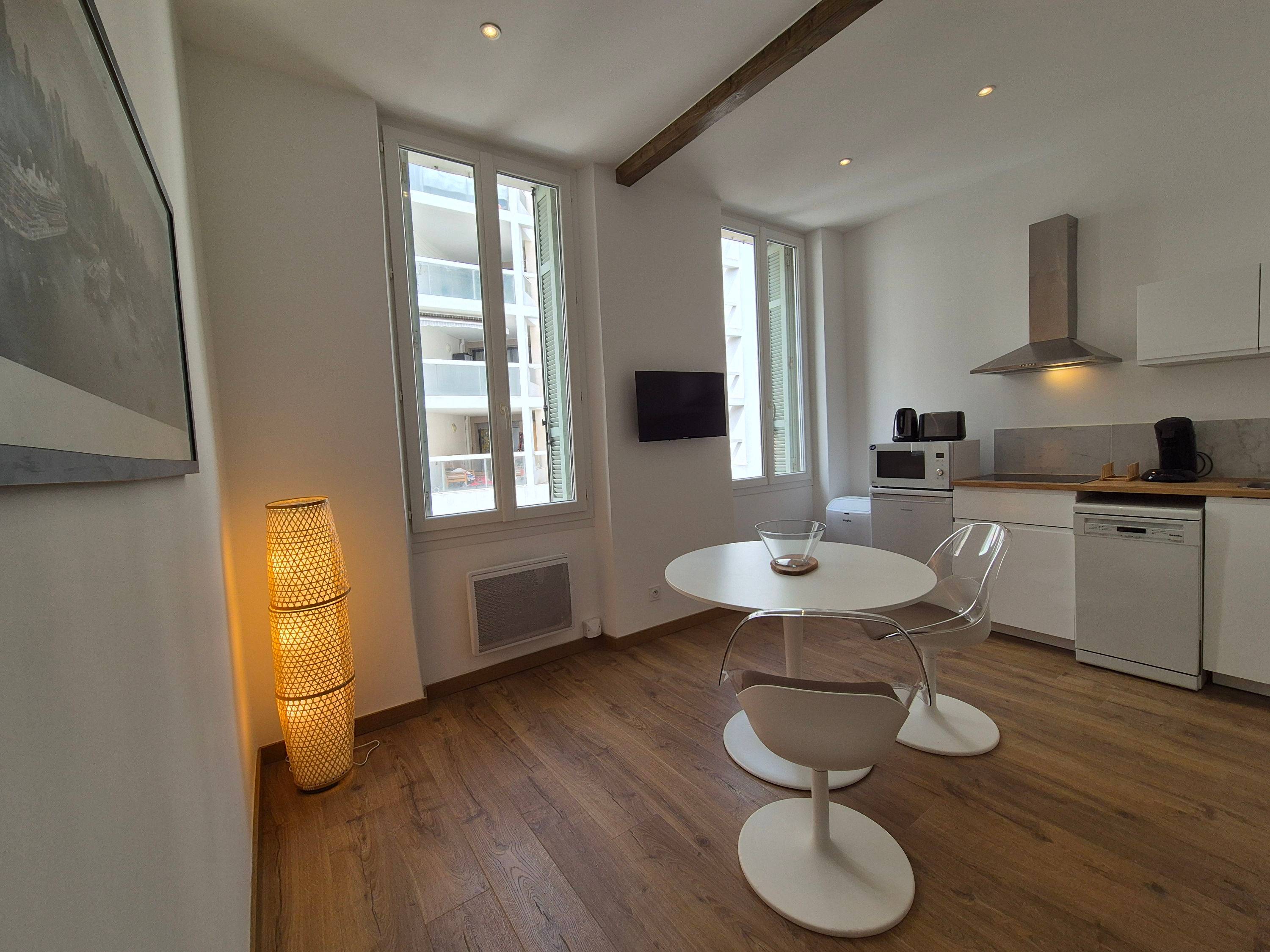 Loue - Marseille 7ème - T2 34m² - Catalans / Pharo / Vieux-Port