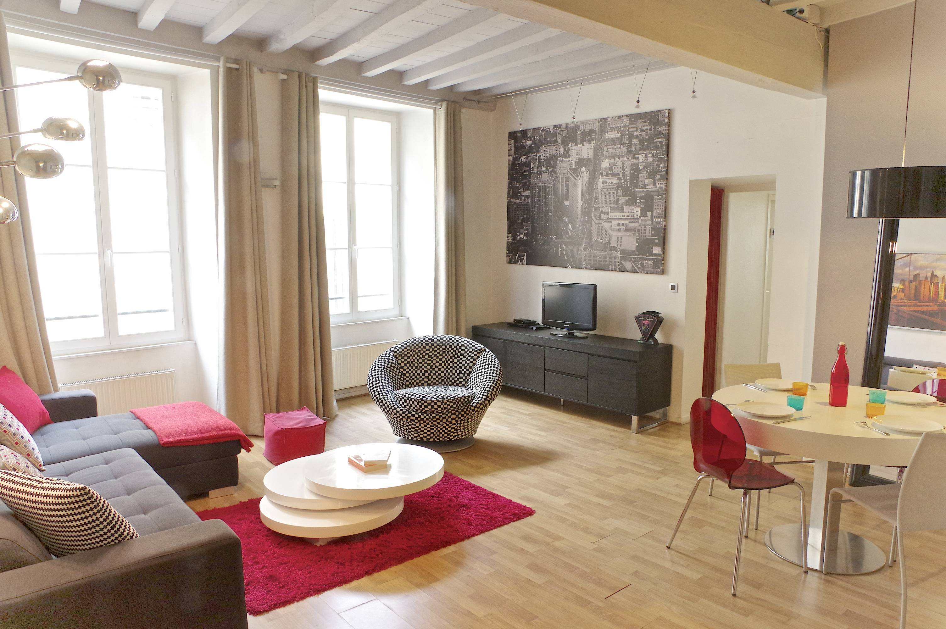 Loue appartement meublé T2 à Bordeaux, 62m², 1 chambre [Ref : América]