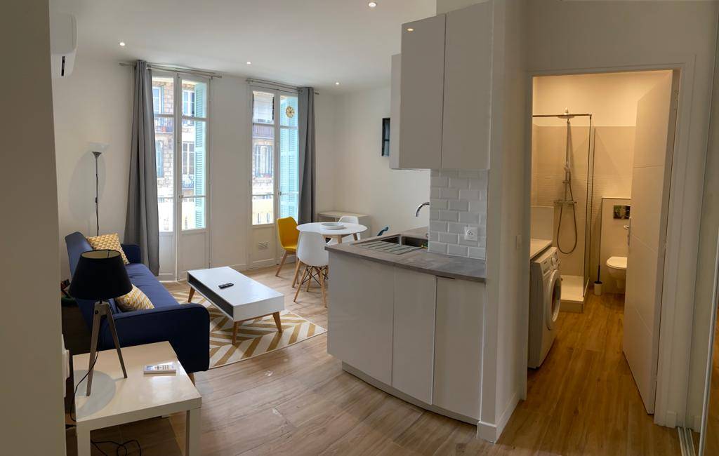 Loue T3 meublé entièrement climatisé Riquier refait à neuf - 50m², Nice (06)