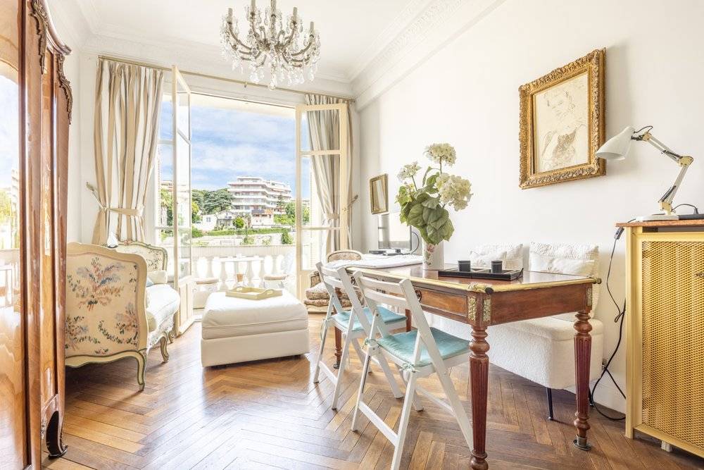 Loue 2 pièces suite parentale 36m² Nice - Promenade des Anglais