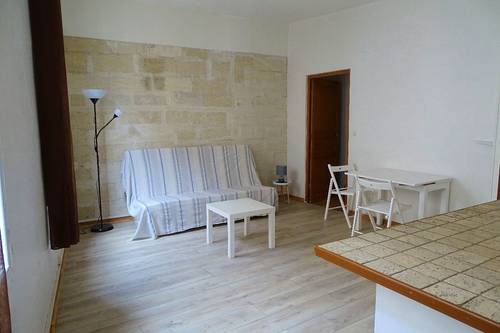 Loue meublée étudiante T2 39m², intramuros Avignon (84)
