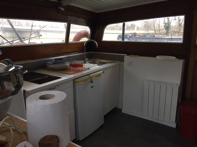 Loue logement meublé sur péniche à Puteaux - 1 chambre, 24m²