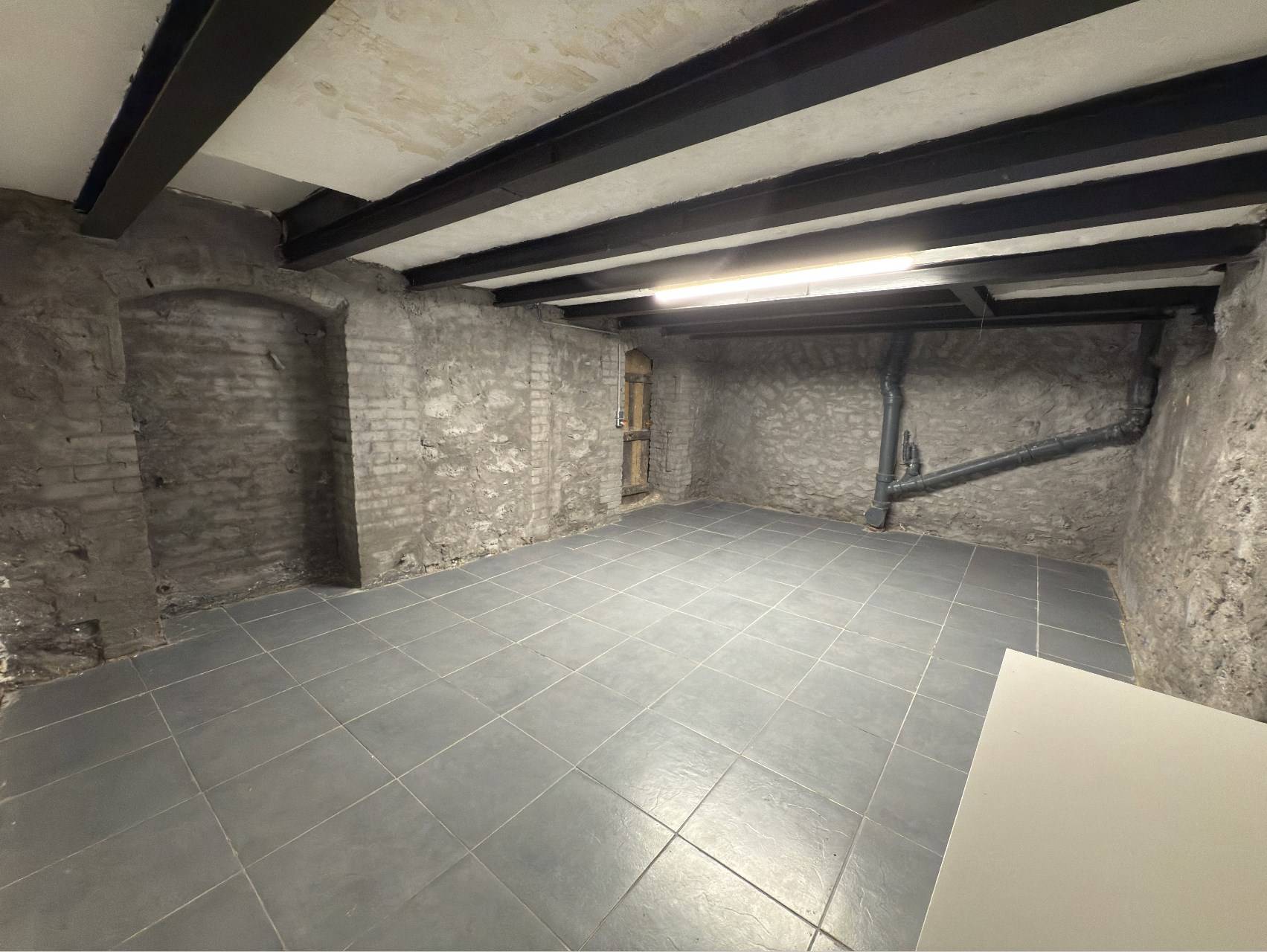 Loue cave 24m² quartier Croulebarbe Paris 13ème - dispo 1er juin