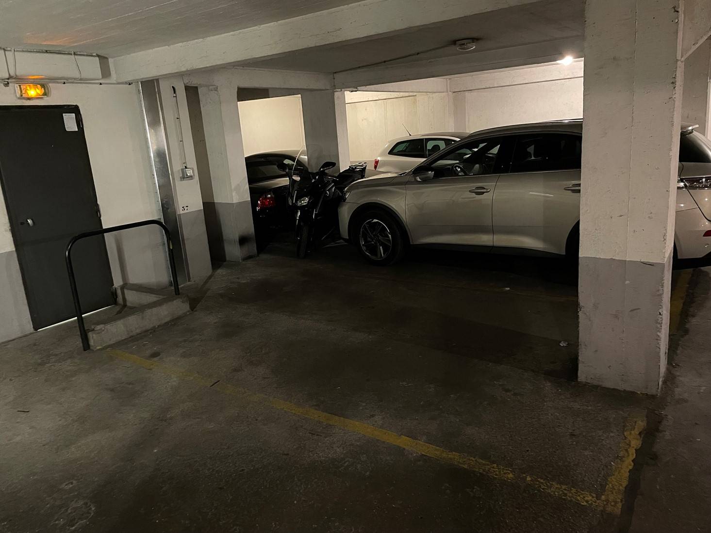 Loue Parking 31 rue de Monceau - 15m², Paris 8ème