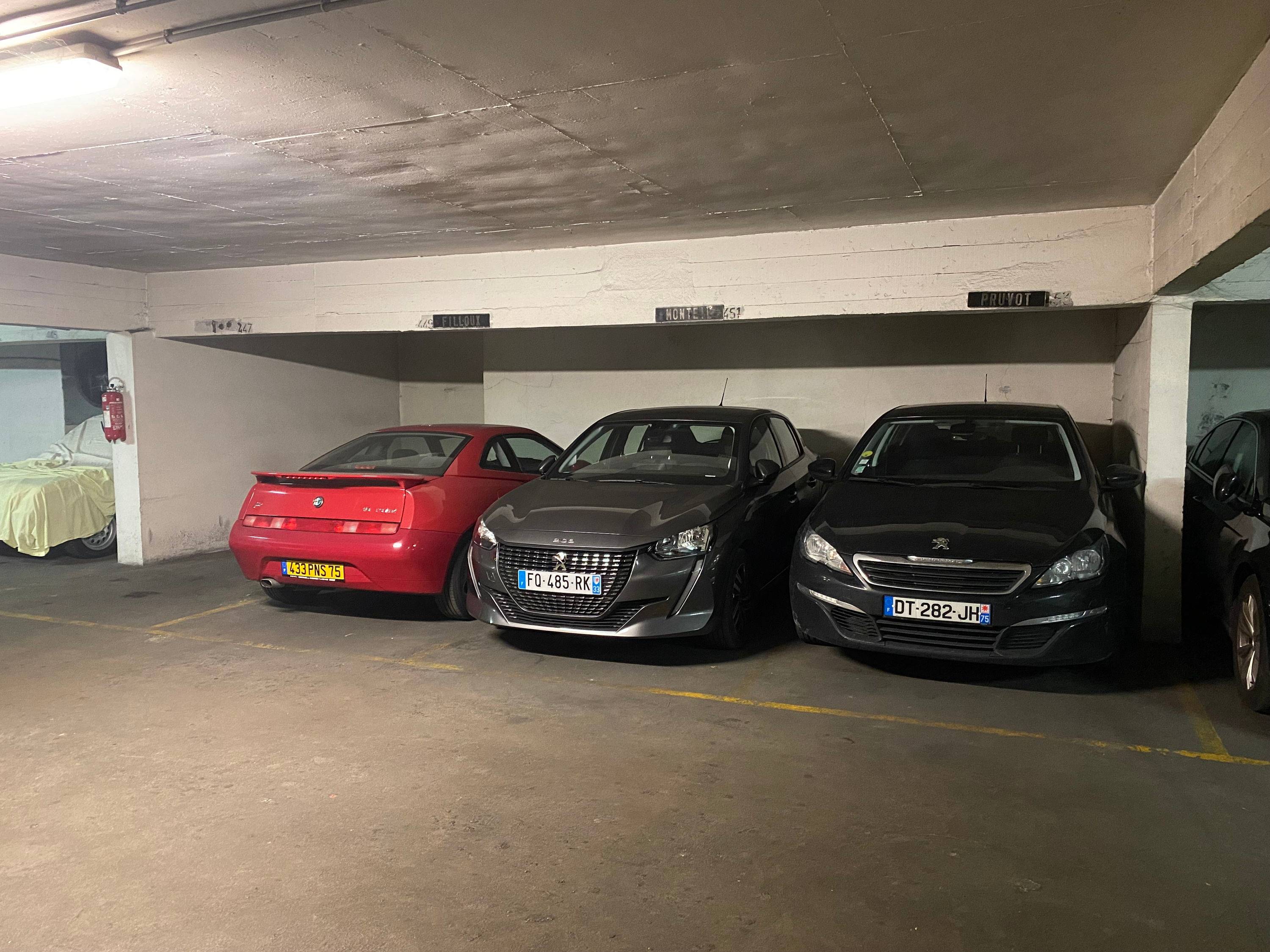 Loue parking Paris métro Poissonnière 4ème sous sol - 13m²