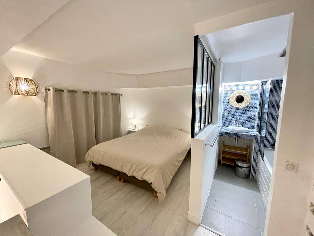 Loue 1 an reconductible - Duplex avec 1 chambre - 40m² - Paris 10ème - Canal St Martin