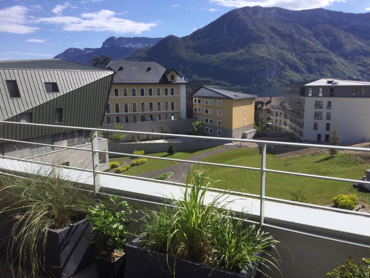 Loue appartement 3 chambres 6 couchages à Annecy vue lac et montagne