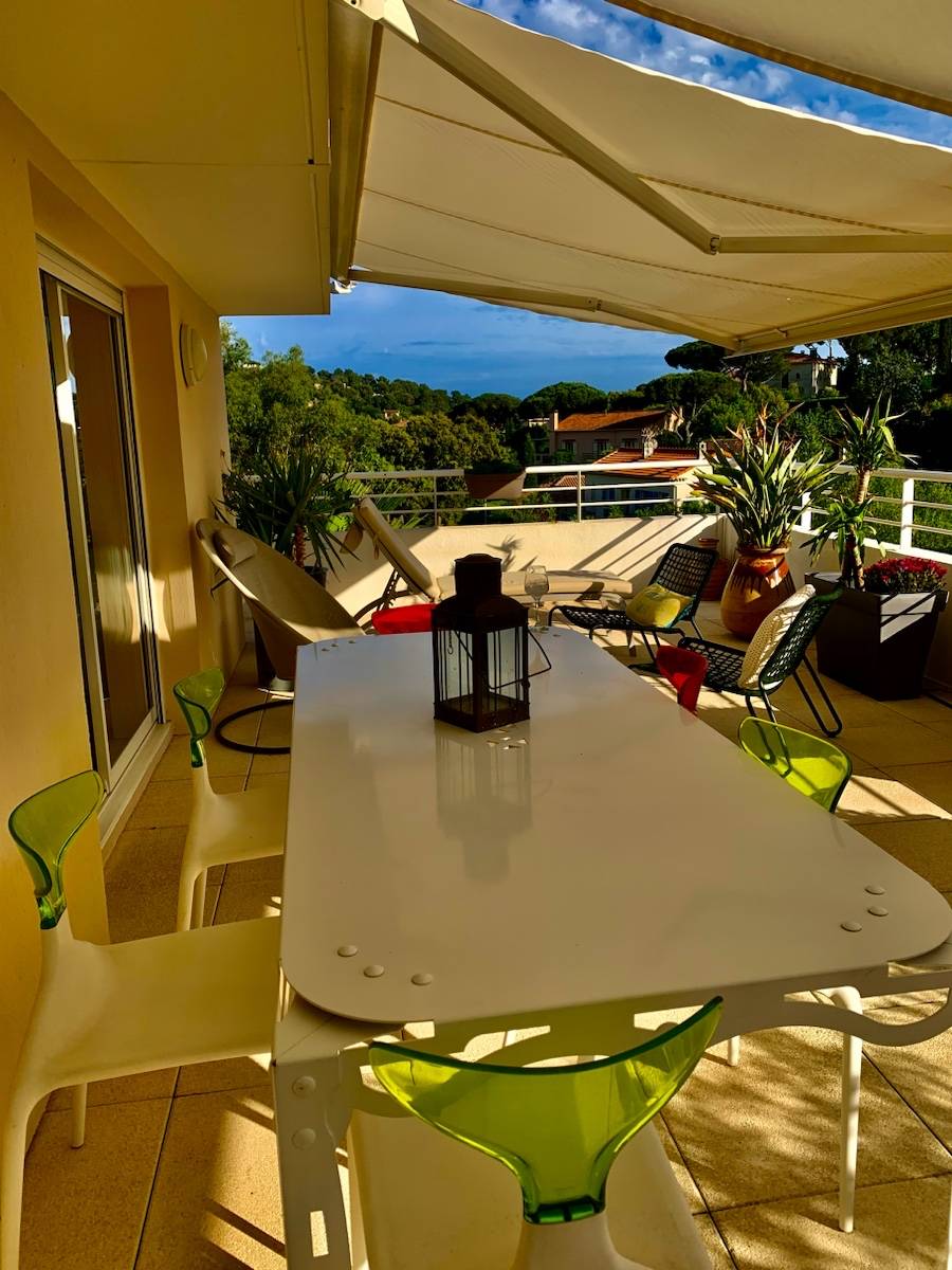 Location saisonnière golfe de Saint Tropez - 3 chambres, 6 couchages piscine Cavalaire-sur-Mer (83)