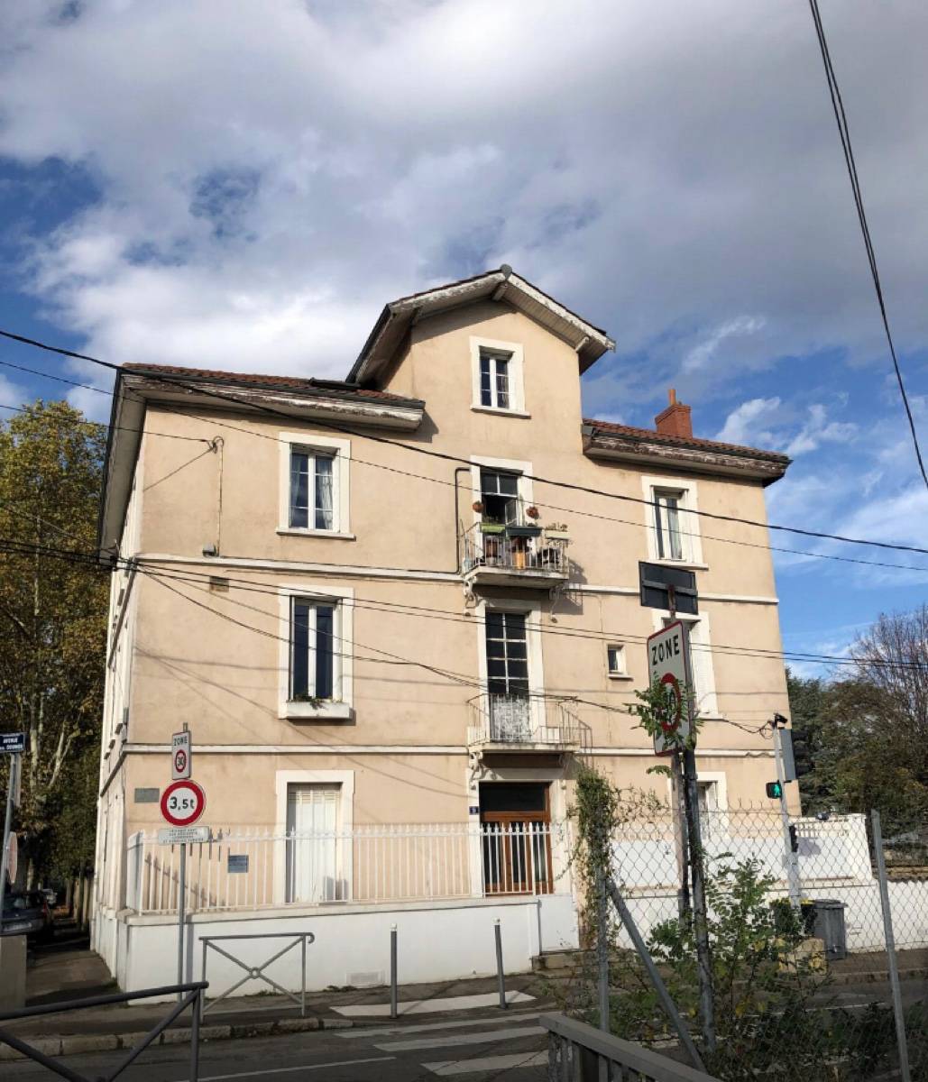 Loue studio 23m² Tassin-la-Demi-Lune disponible de juillet à décembre 25