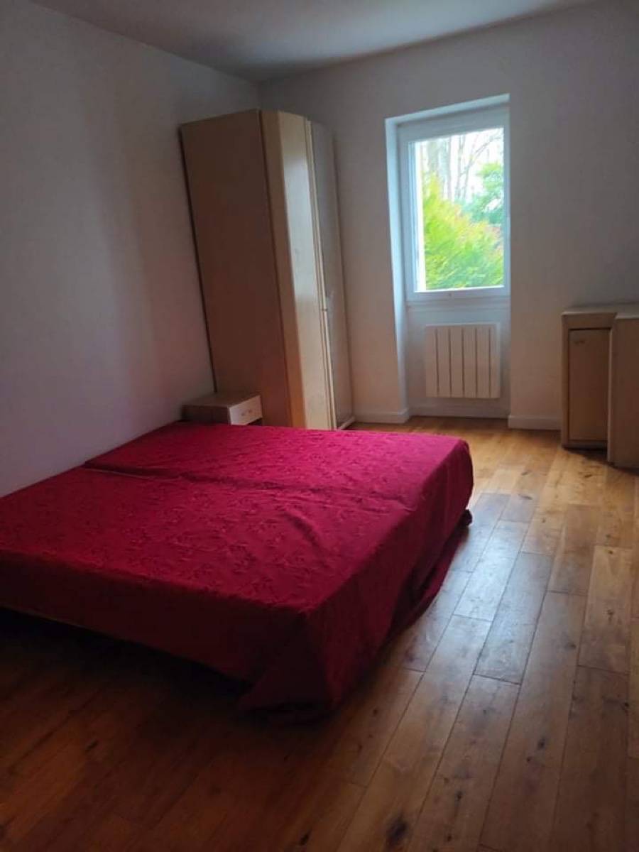 Loue chambre chez l’habitant, dans une grande maison - Le Pecq (78)