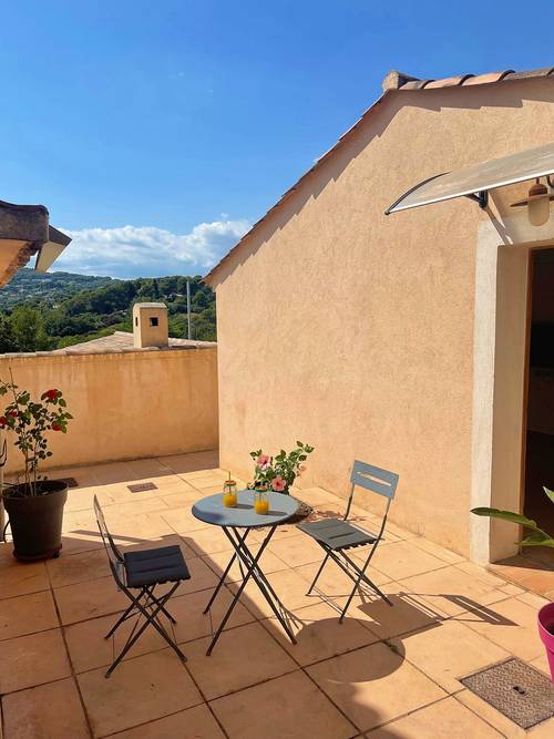 Loue studio meublé 21m² (idéal étudiant) Antibes (06)