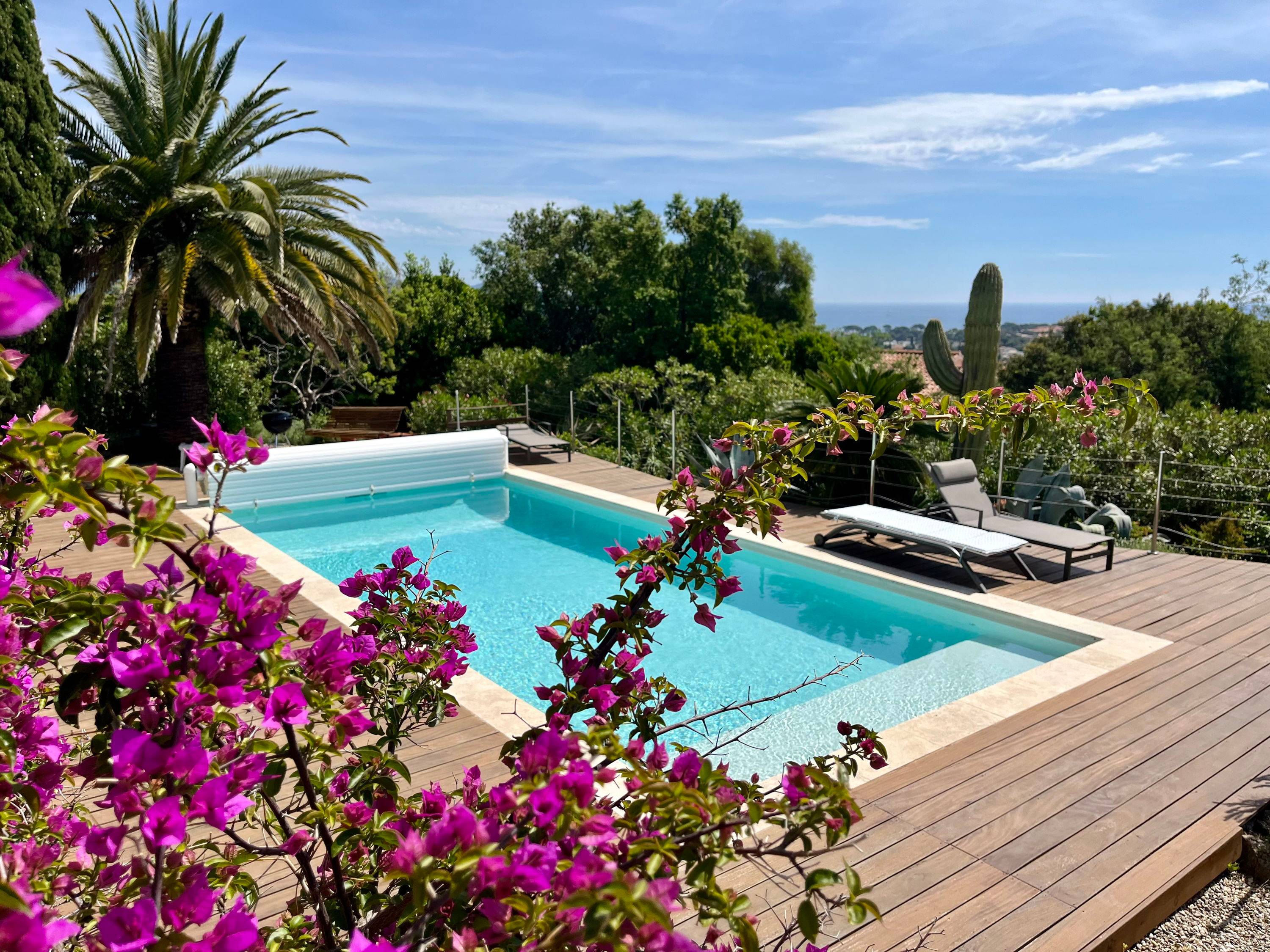 Location villa 8 couchages, piscine chauffée, vue mer - Fréjus/St-Aygulf (83)