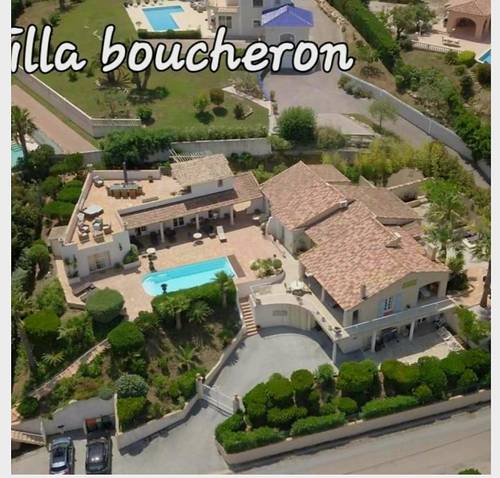 Loue villa vue mer avec 4 logements indépendants - 12 couchages - Les Issambres