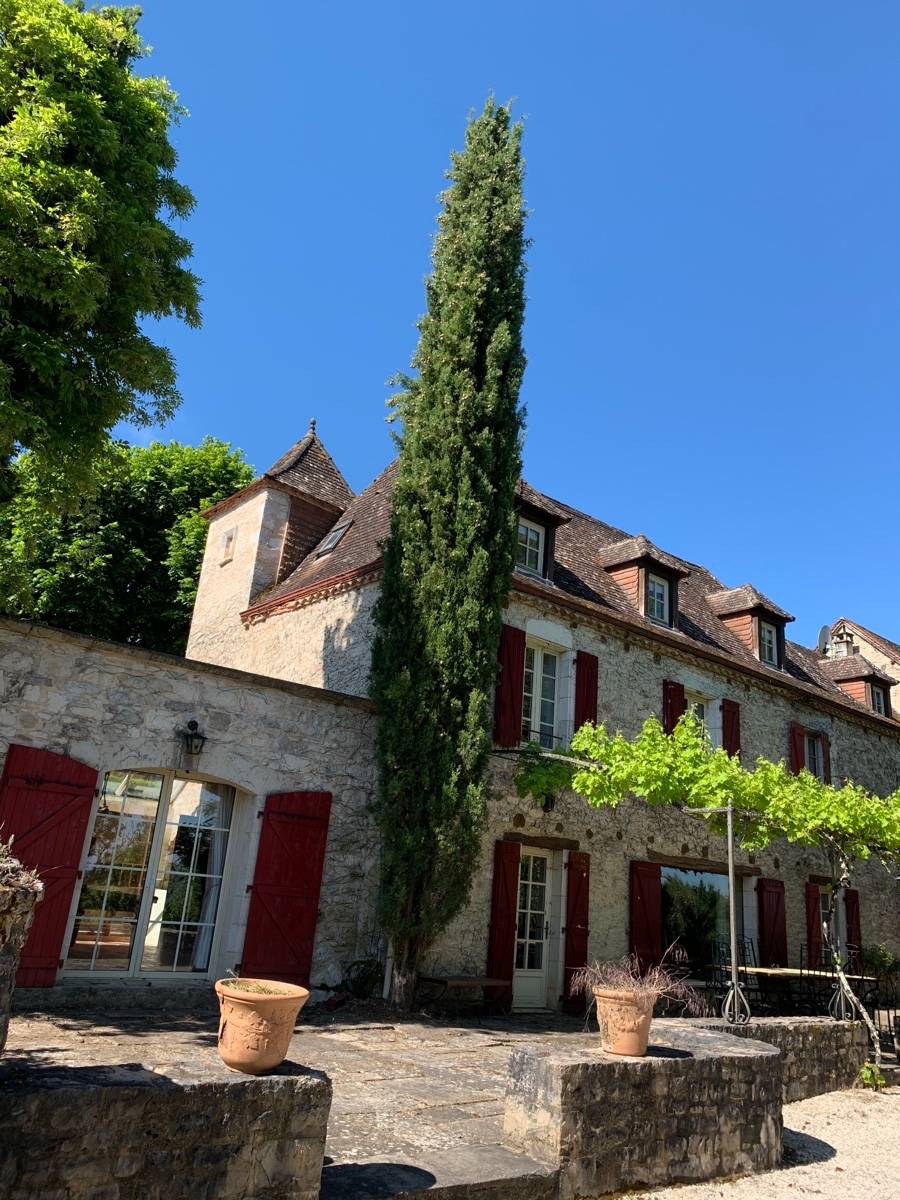 Loue villa familiale- 10 couchages - Vallée de la Dordogne/Lot - piscine, tennis, billard - Reilhaguet (46)