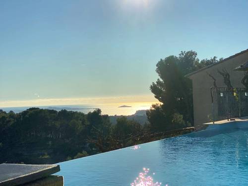 Loue "villa Toscane" - 5 chambres - 10 couchages - Sanary-sur-Mer (83)