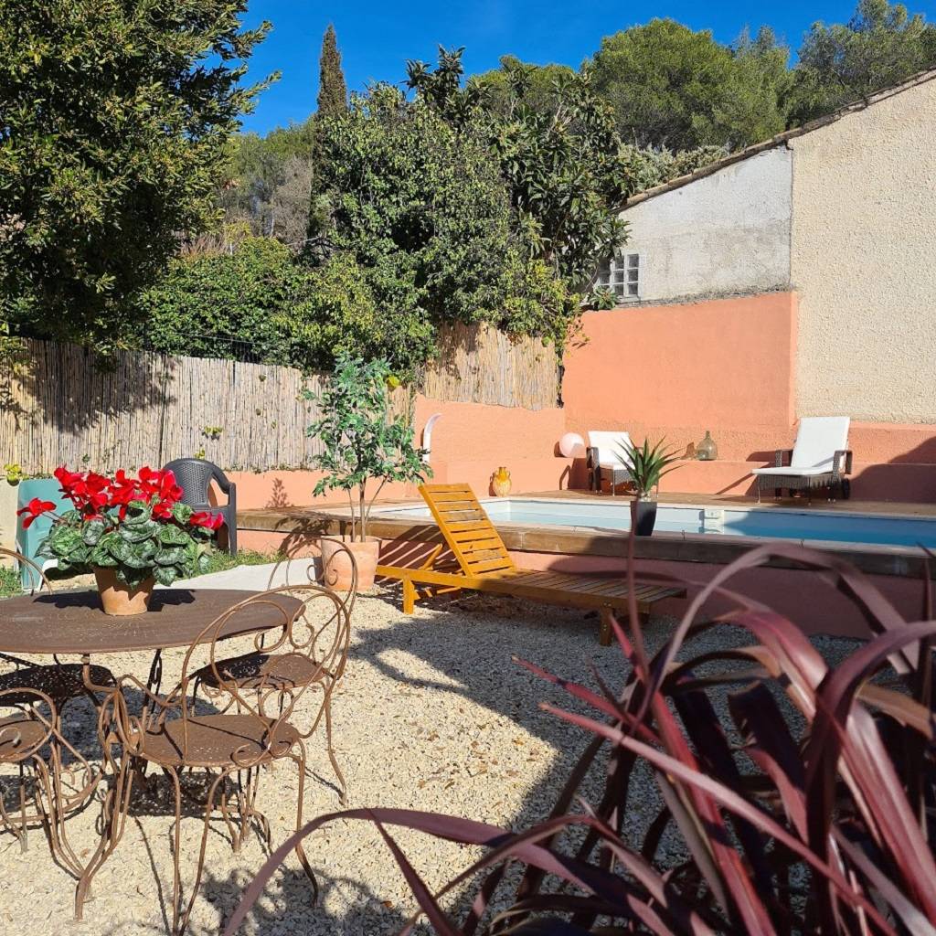 Loue villa PhiJos Provence Luberon avec piscine, jardin, parking, climatisation, terrasse - 4 couchages