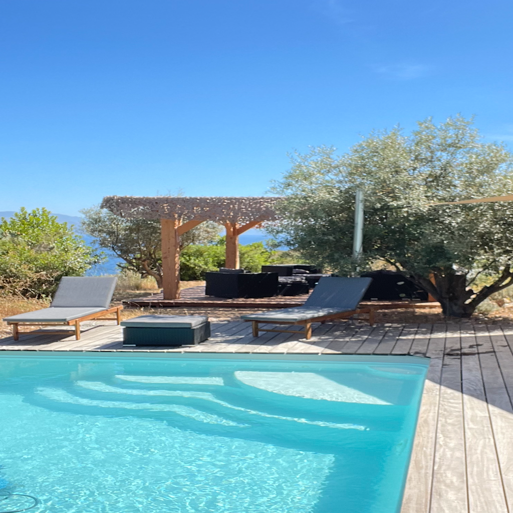 Loue villa Casa Turrigiani - site exceptionnel - vue mer - piscine - 6 chambres, 14 couchages - Vico