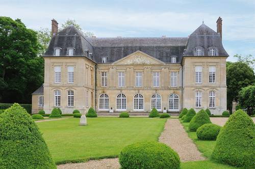 Loue logement Classé Monument Historique 80km Paris 6 couchages- Boury-en-Vexin (60)