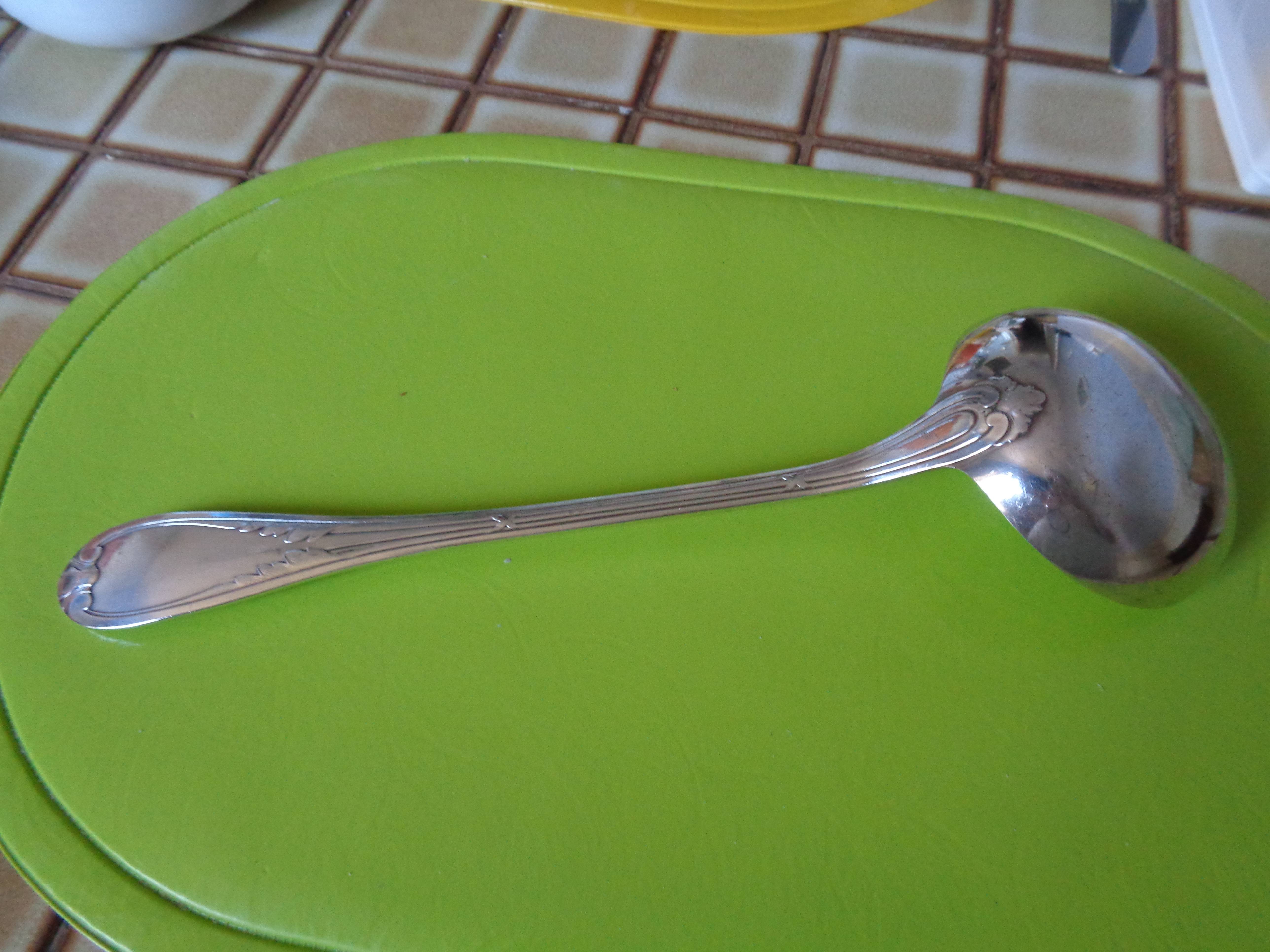 Louche en métal argenté