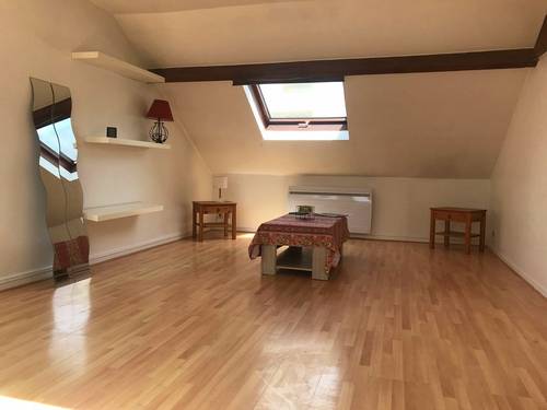 Loue appartement T2 mansarde Double exposition charme et soleil dans petit immeuble - 60m² - Puteaux (92)
