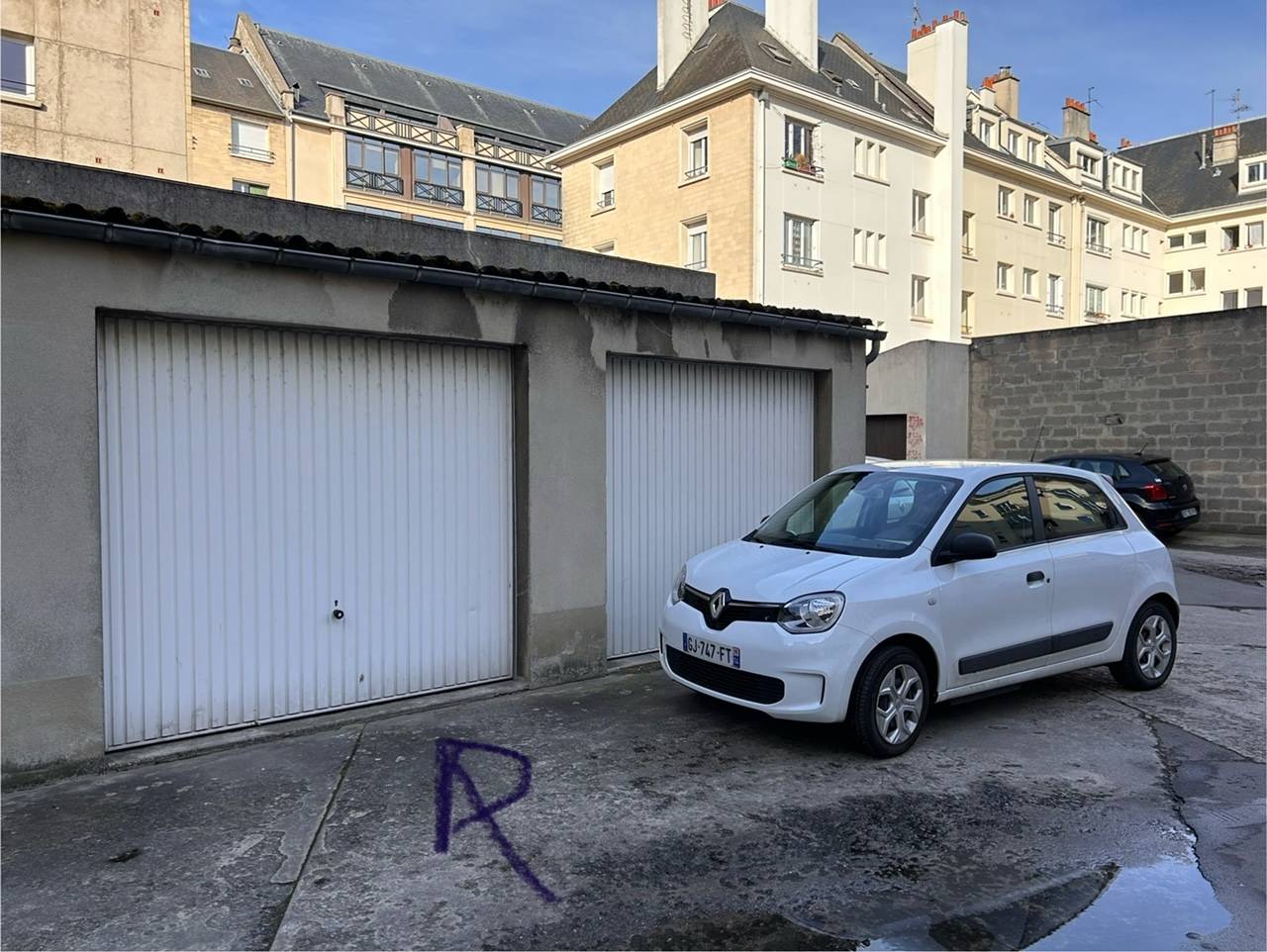 Loue Place de garage fermée - 15m² - Caen Centre (14)