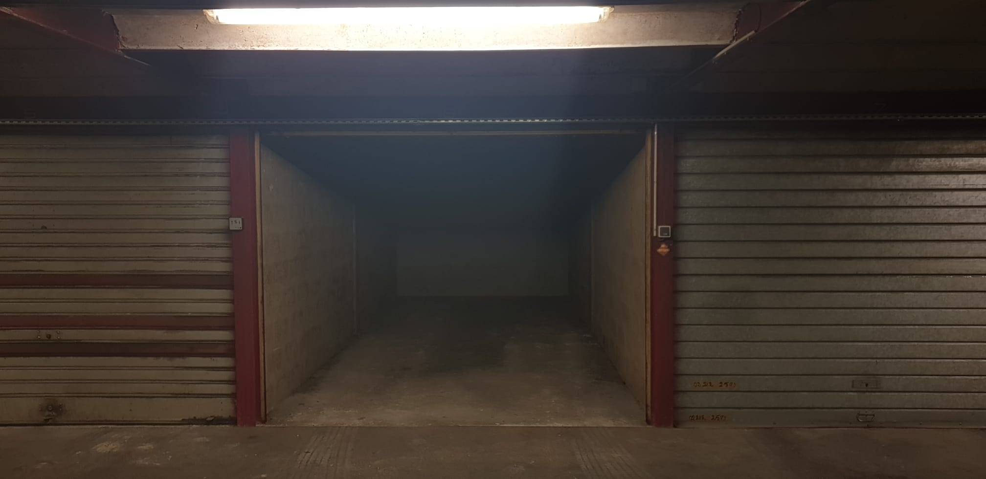 Loue garage/box rue Vauban Lyon 69006ème - 15m²