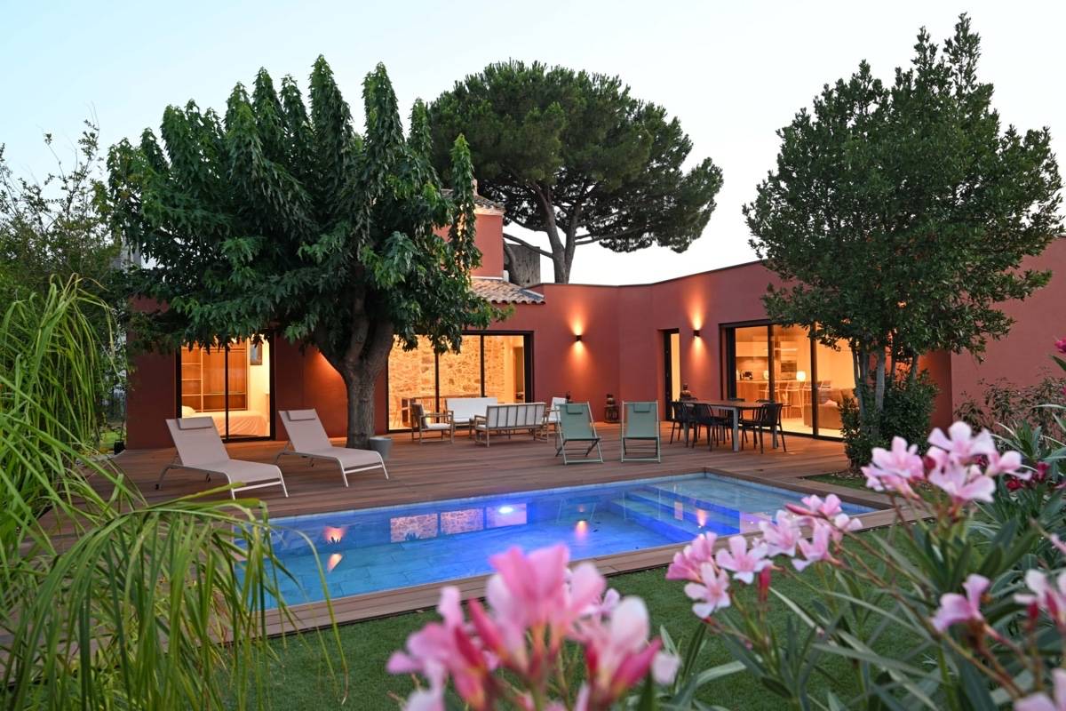 Loue jolie maison d’architecte avec piscine chauffée, proche de la mer. Grau d’Agde - 4 chambres - 8 couchages