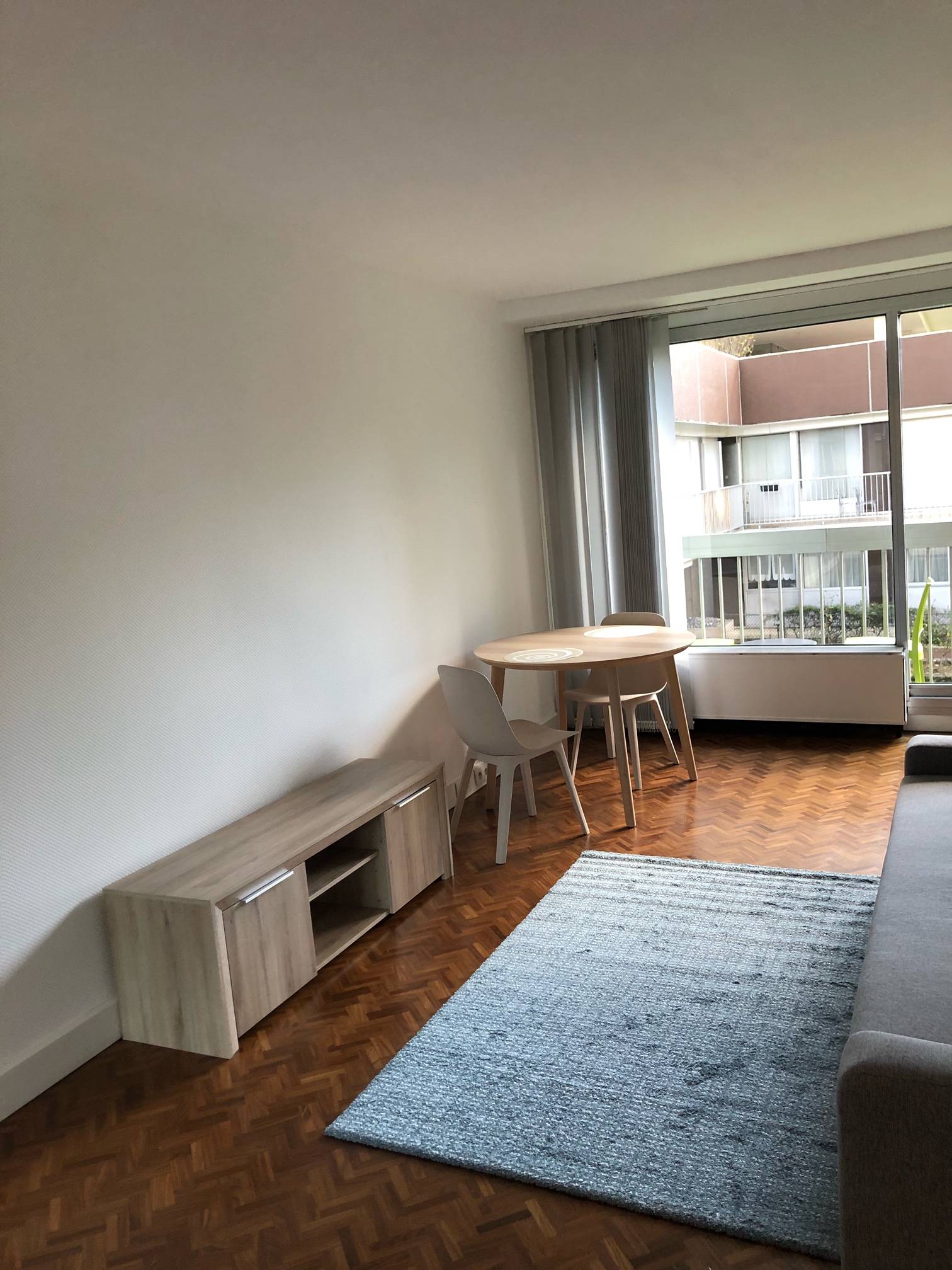 A louer, très beau studio meublé de 27m² avec balcon à Puteaux (92)