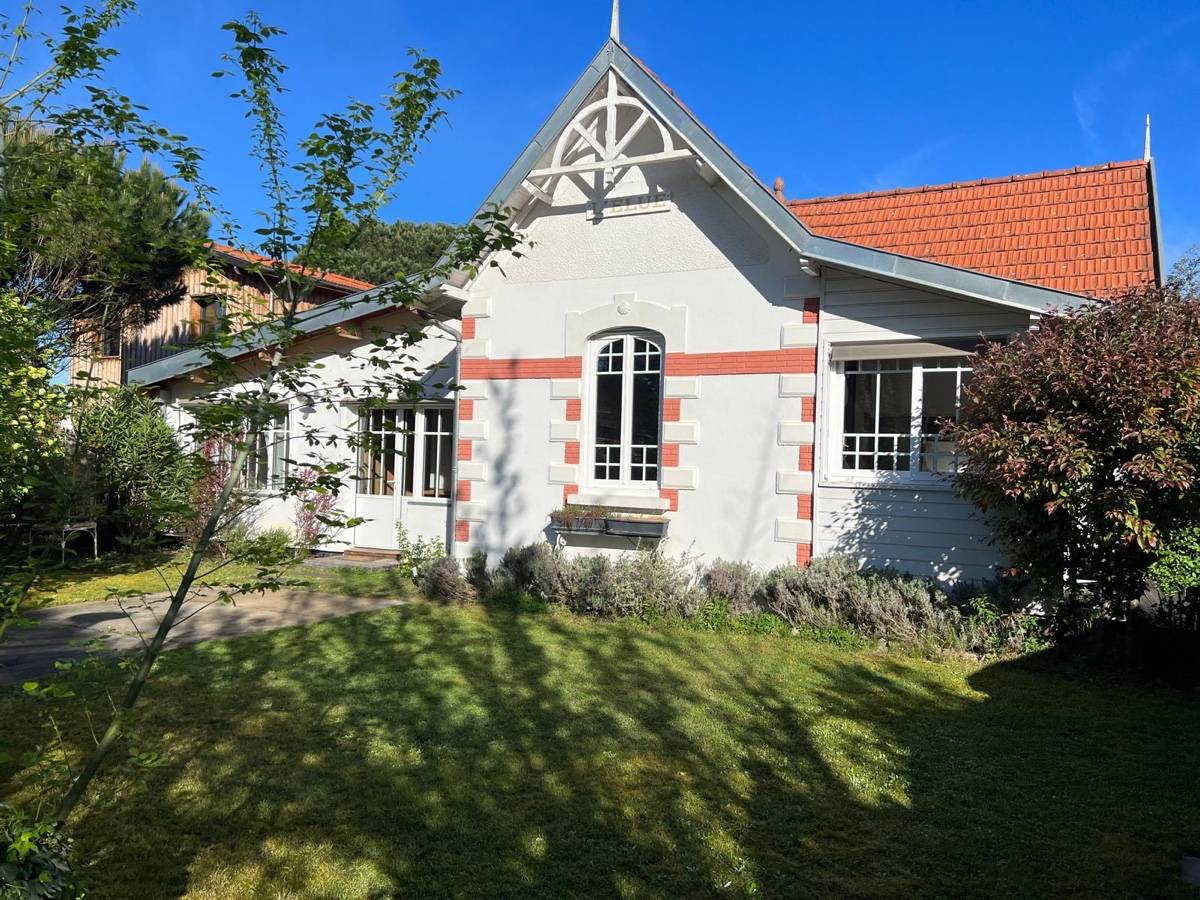 Loue maison - 12 couchages, 5 chambres - Arès (33)