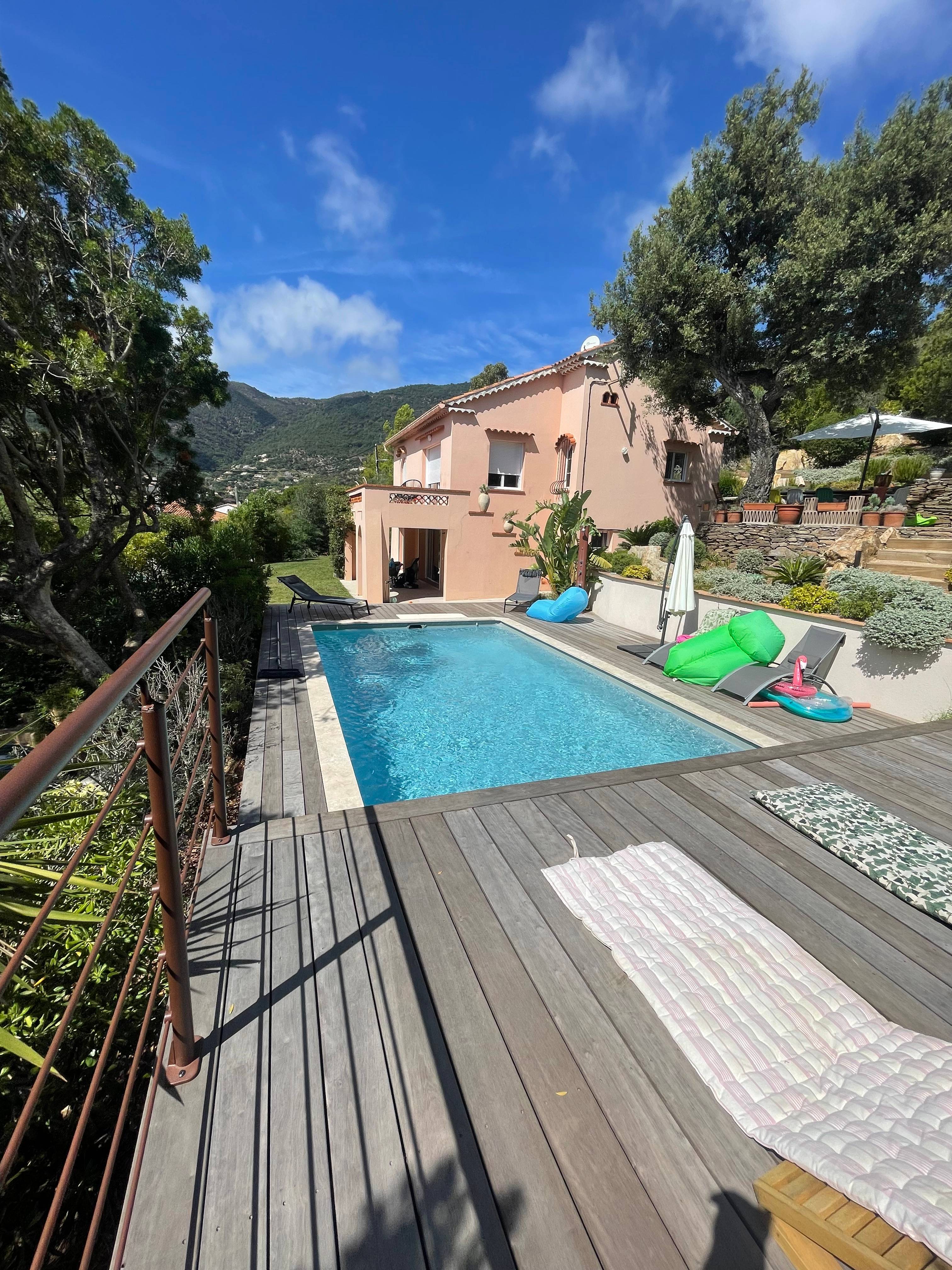 Loue maison climatisée avec piscine - 10 couchages - Cavalaire-sur-Mer (83)